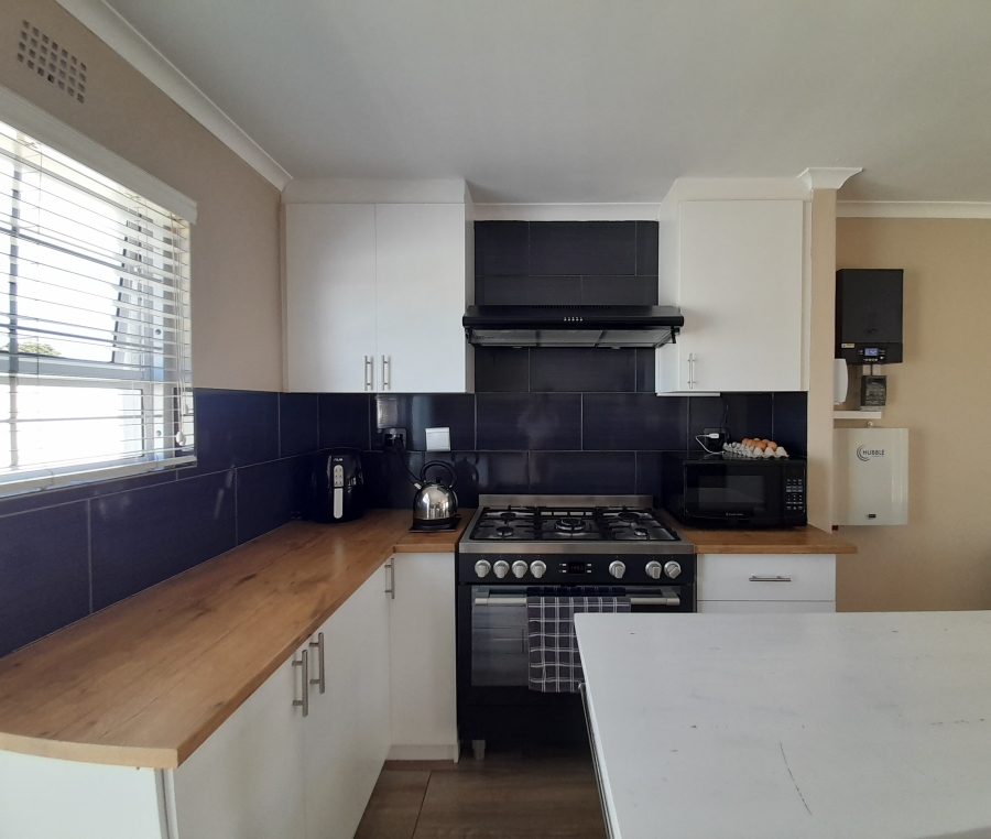 To Let 2 Bedroom Property for Rent in Sunningdale Western Cape